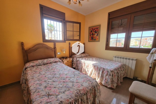 Segunda mano - Villa -
Torrevieja - aguas nuevas