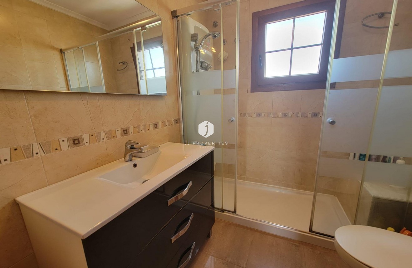 Segunda mano - Villa -
Torrevieja - aguas nuevas