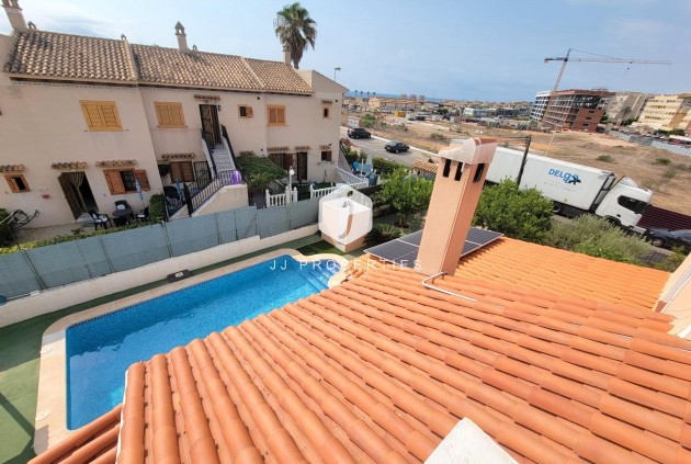 Segunda mano - Villa -
Torrevieja - aguas nuevas