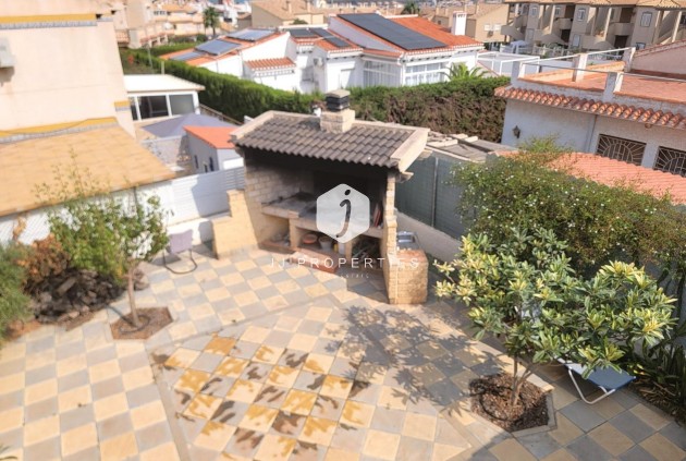 Segunda mano - Villa -
Torrevieja - aguas nuevas