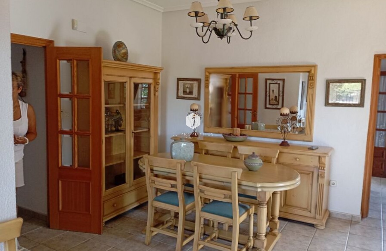 Segunda mano - Villa -
Daya Nueva - Costa Blanca