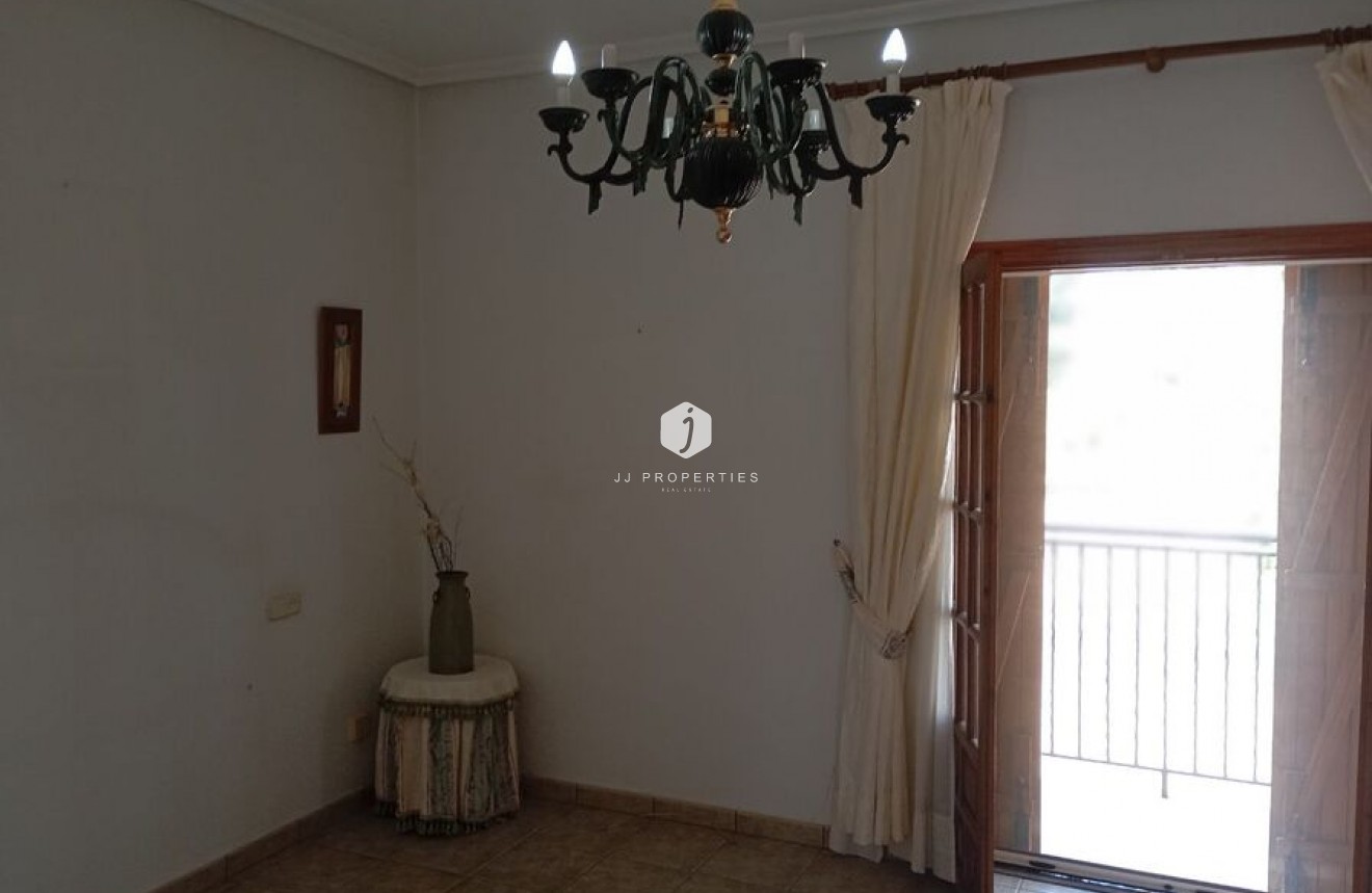 Segunda mano - Villa -
Daya Nueva - Costa Blanca