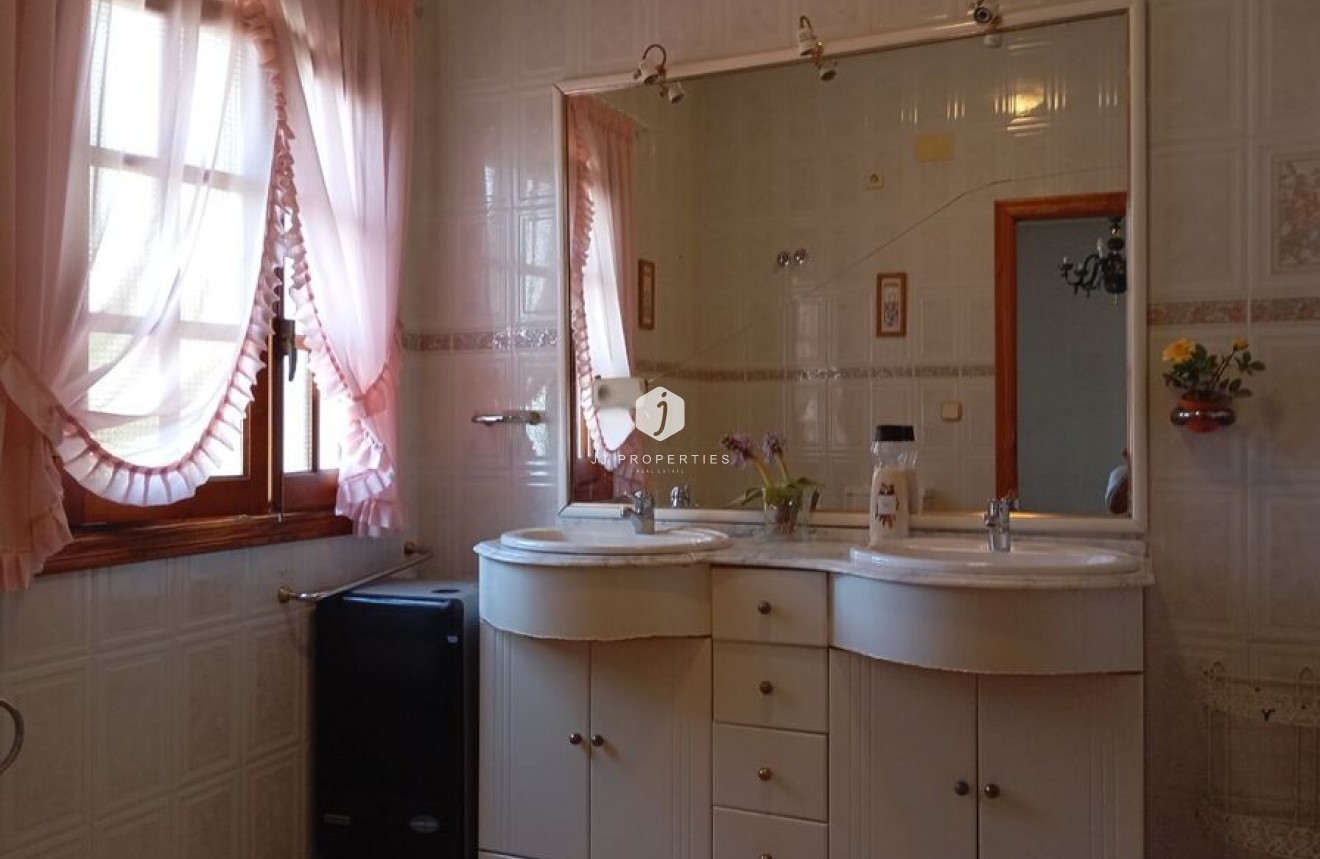 Segunda mano - Villa -
Daya Nueva - Costa Blanca