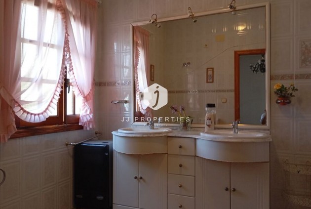 Segunda mano - Villa -
Daya Nueva - Costa Blanca