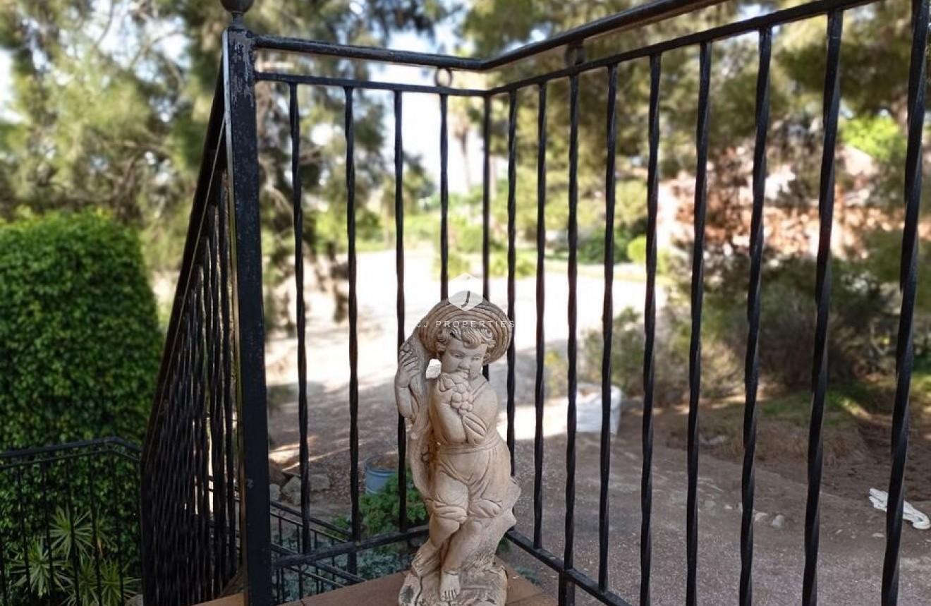 Segunda mano - Villa -
Daya Nueva - Costa Blanca