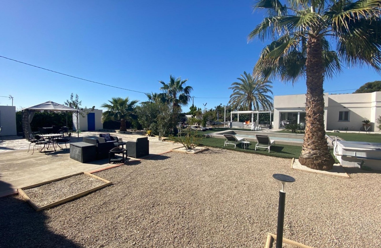 Resale - Villa de Lujo -
El Campello - De la cruz