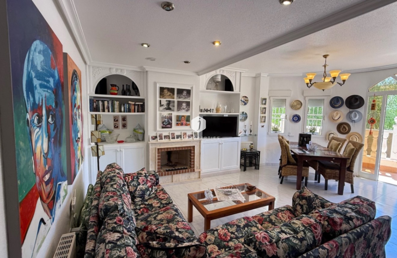 Segunda mano - Villa -
Orihuela Costa - Costa Blanca