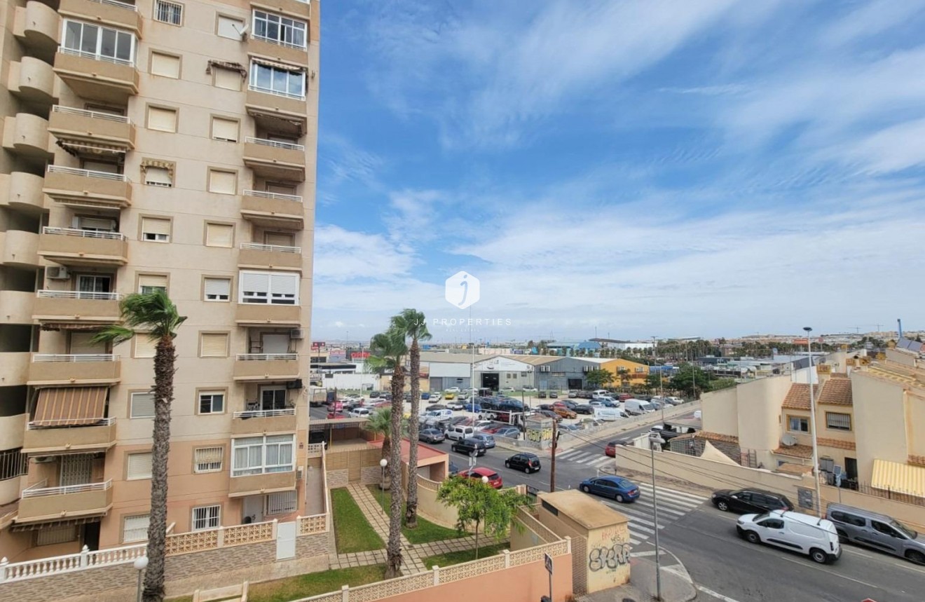 Segunda mano - Apartamento / piso -
Torrevieja - Nueva Torrevieja