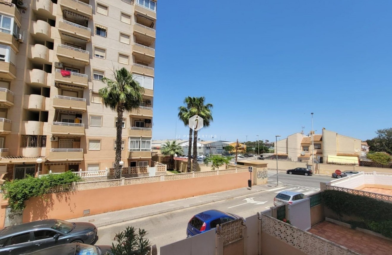 Segunda mano - Apartamento / piso -
Torrevieja - Nueva Torrevieja