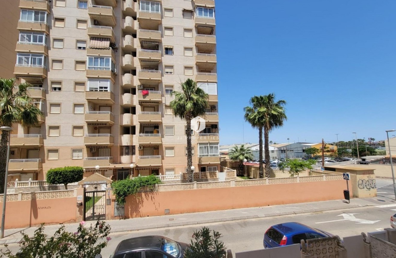 Segunda mano - Apartamento / piso -
Torrevieja - Nueva Torrevieja