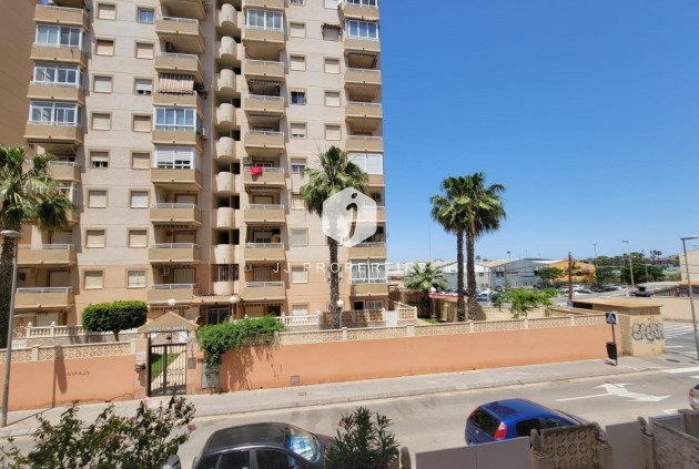 Segunda mano - Apartamento / piso -
Torrevieja - Nueva Torrevieja