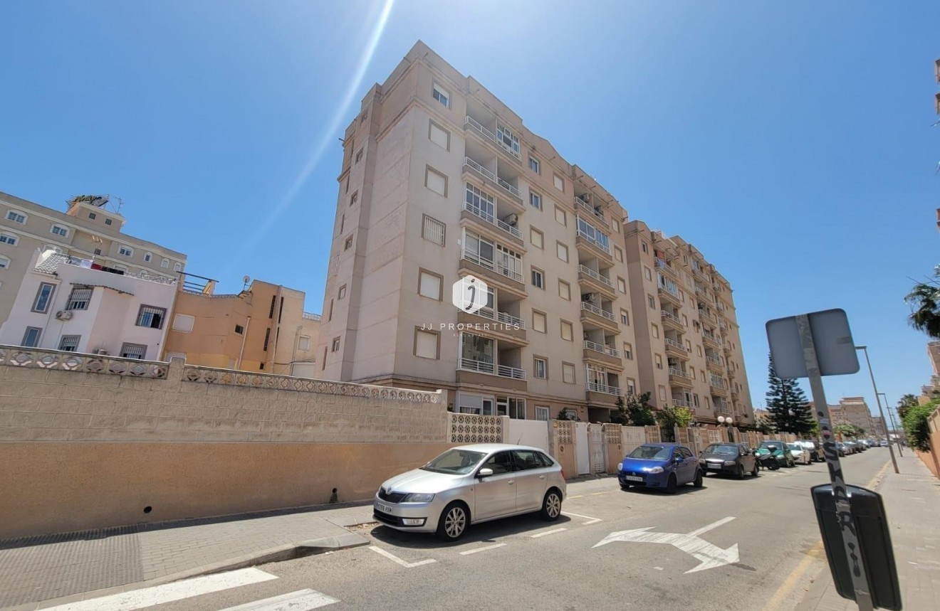 Segunda mano - Apartamento / piso -
Torrevieja - Nueva Torrevieja