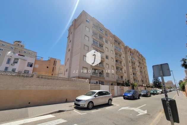 Segunda mano - Apartamento / piso -
Torrevieja - Nueva Torrevieja