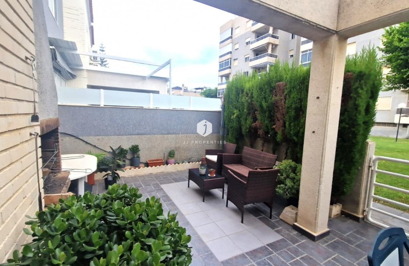 Segunda mano - Chalet -
Torrevieja - Torreblanca