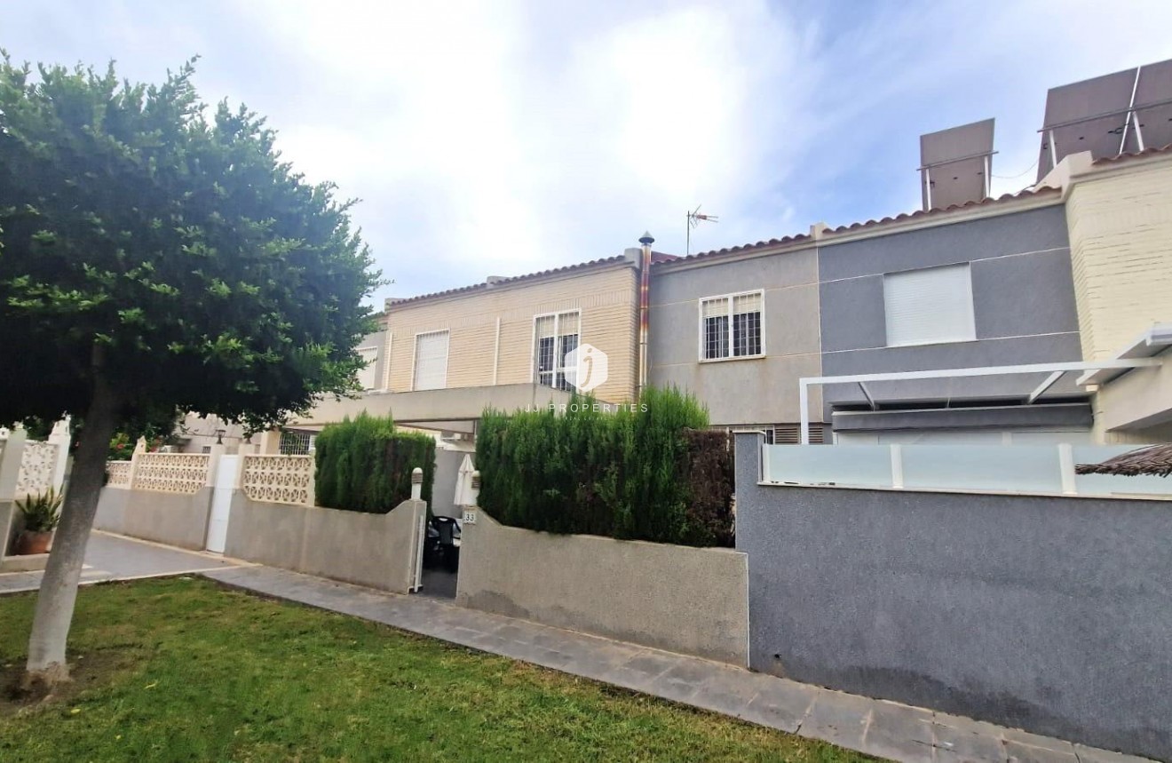 Segunda mano - Chalet -
Torrevieja - Torreblanca