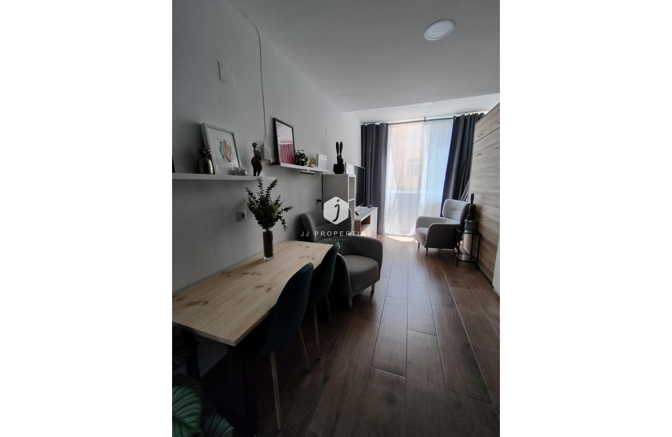 Segunda mano - Apartamento / piso -
Torrevieja - La Mata