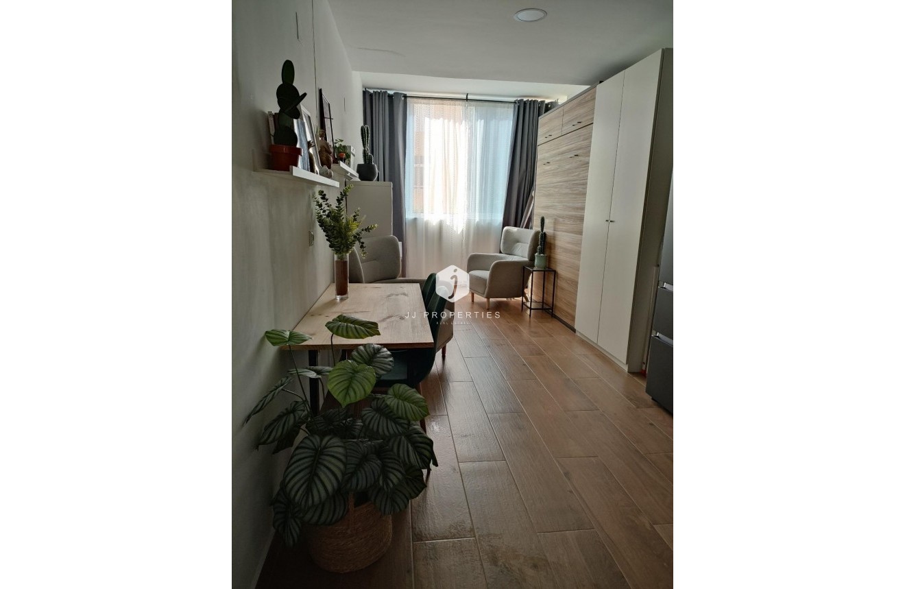 Segunda mano - Apartamento / piso -
Torrevieja - La Mata