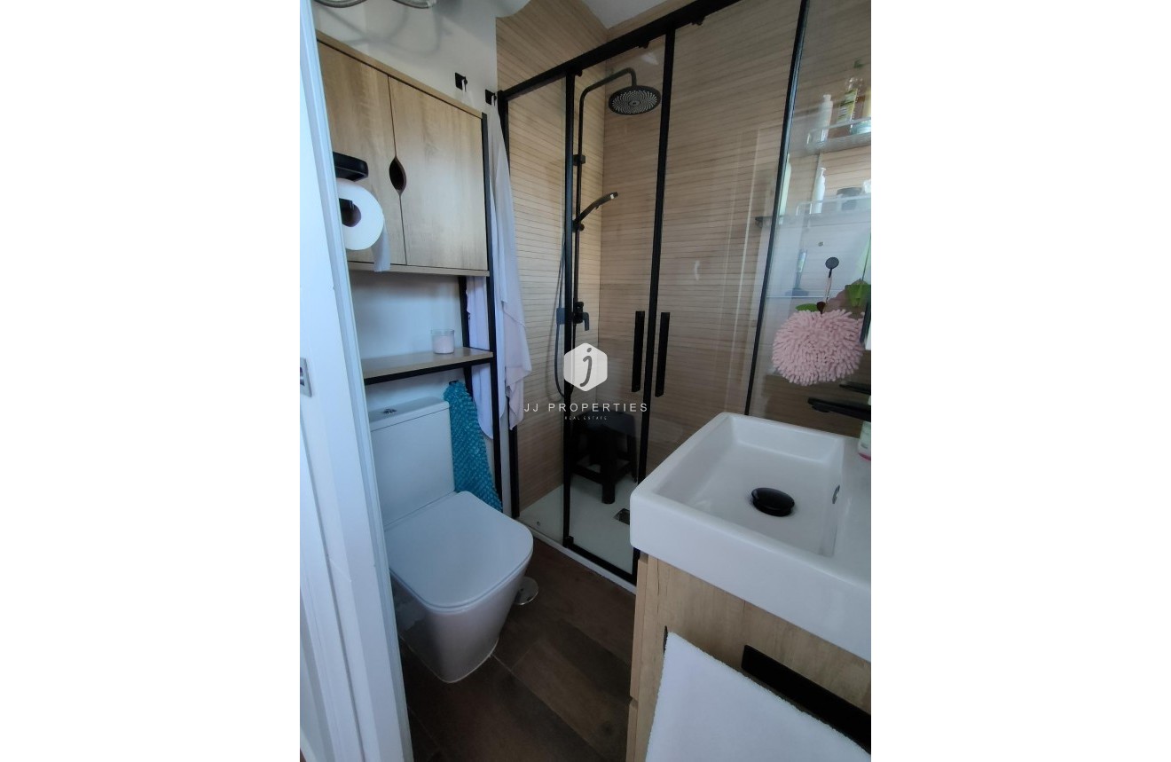 Segunda mano - Apartamento / piso -
Torrevieja - La Mata