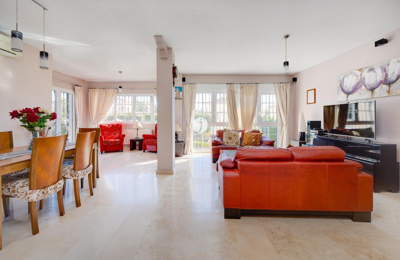 Segunda mano - Villa -
Orihuela Costa - Costa Blanca