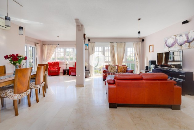 Segunda mano - Villa -
Orihuela Costa - Costa Blanca