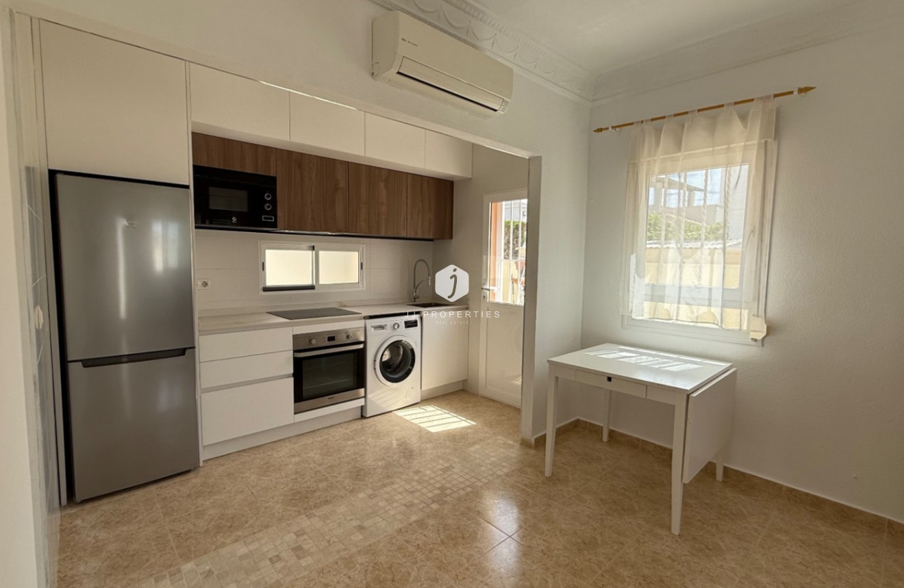 Segunda mano - Villa -
Torrevieja - Costa Blanca