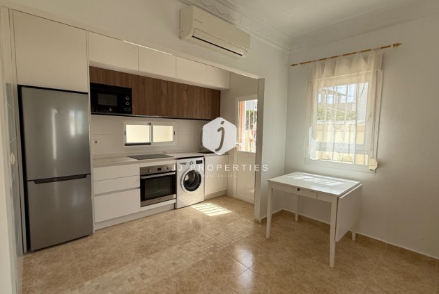 Segunda mano - Villa -
Torrevieja - Costa Blanca