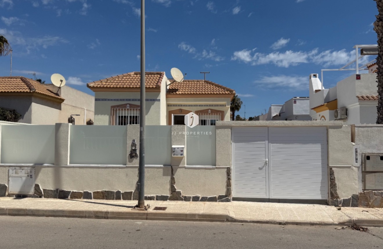 Segunda mano - Villa -
Torrevieja - Costa Blanca