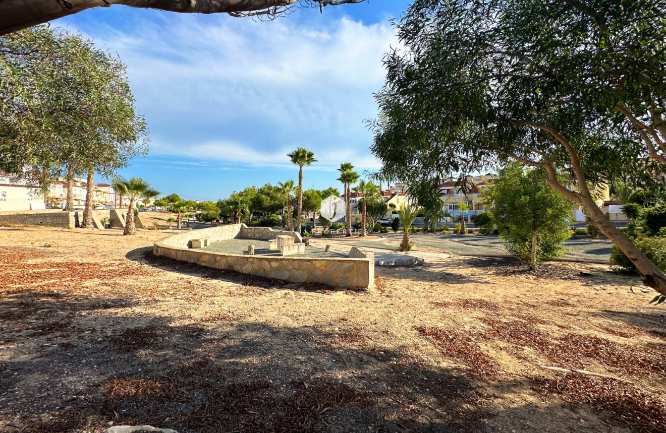 Segunda mano - Bungalow -
San Miguel de Salinas - Inland