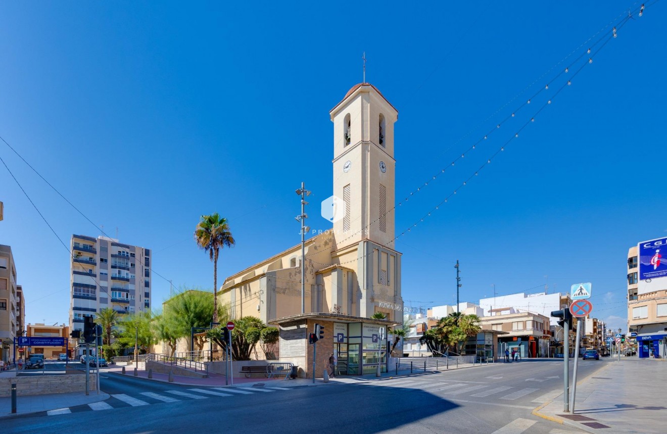 Segunda mano - Apartamento / piso -
Guardamar del Segura - Pueblo