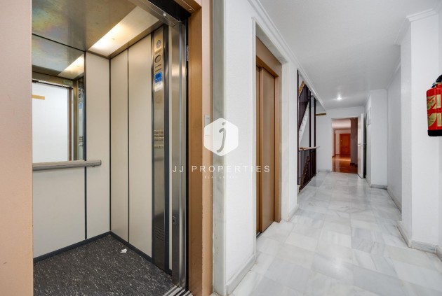 Segunda mano - Apartamento / piso -
Guardamar del Segura - Pueblo