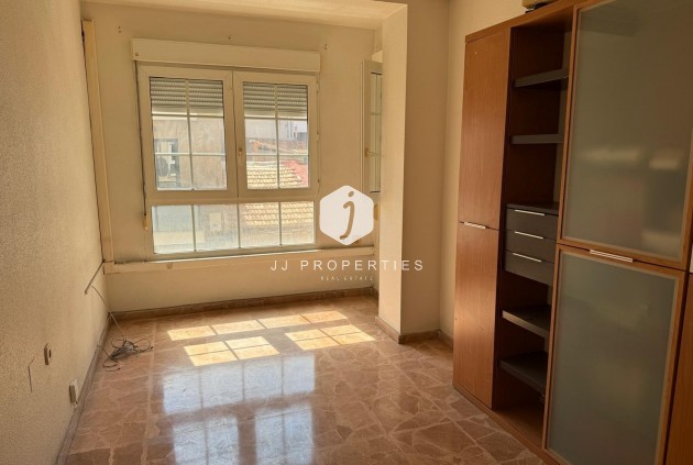 Z drugiej ręki - Mieszkanie w bloku -
Torrevieja