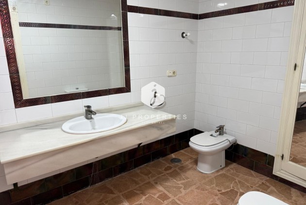 Z drugiej ręki - Mieszkanie w bloku -
Torrevieja