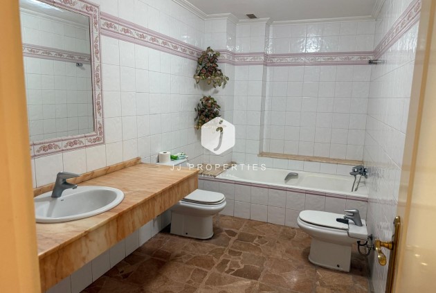 Z drugiej ręki - Mieszkanie w bloku -
Torrevieja