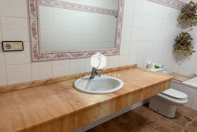 Z drugiej ręki - Mieszkanie w bloku -
Torrevieja