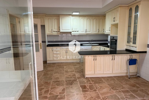 Z drugiej ręki - Mieszkanie w bloku -
Torrevieja