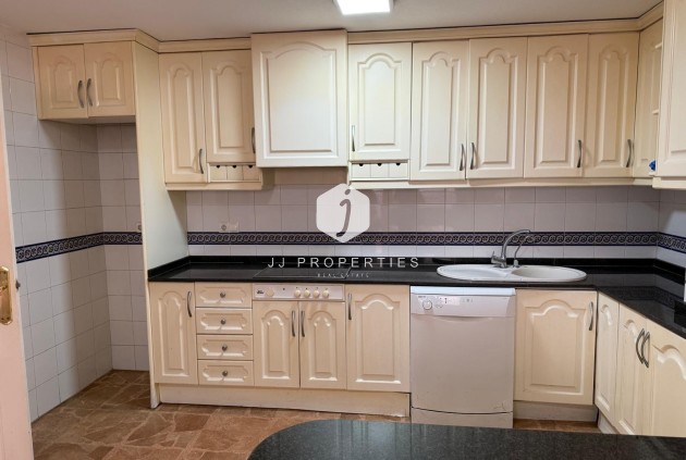 Z drugiej ręki - Mieszkanie w bloku -
Torrevieja