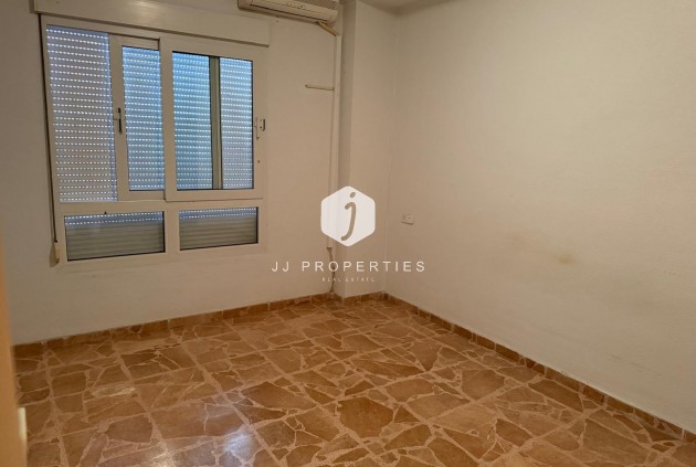 Z drugiej ręki - Mieszkanie w bloku -
Torrevieja