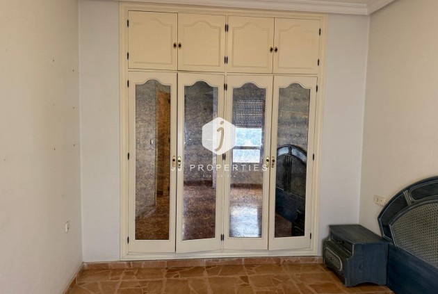 Z drugiej ręki - Mieszkanie w bloku -
Torrevieja