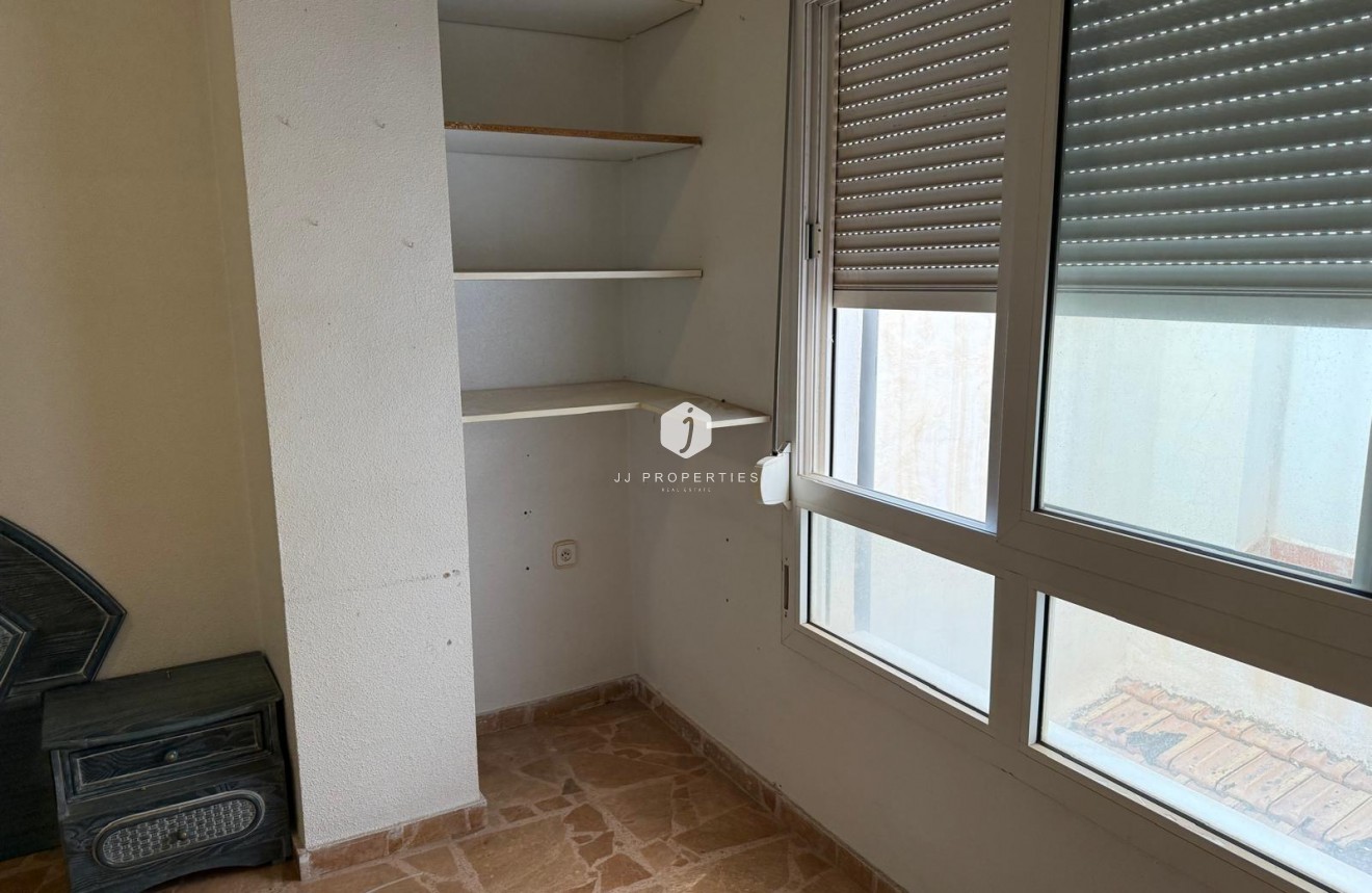 Z drugiej ręki - Mieszkanie w bloku -
Torrevieja