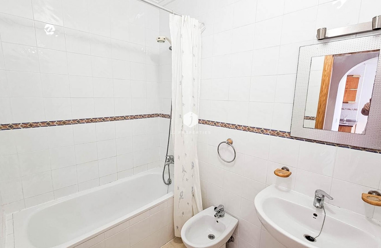 Aus zweiter Hand - Wohnung -
Orihuela Costa - La Florida