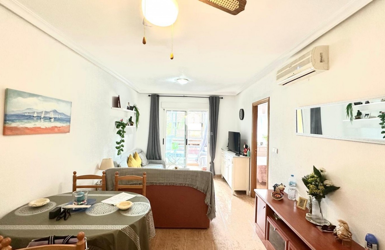 Segunda mano - Apartamento / piso -
Torrevieja - Playa del Cura