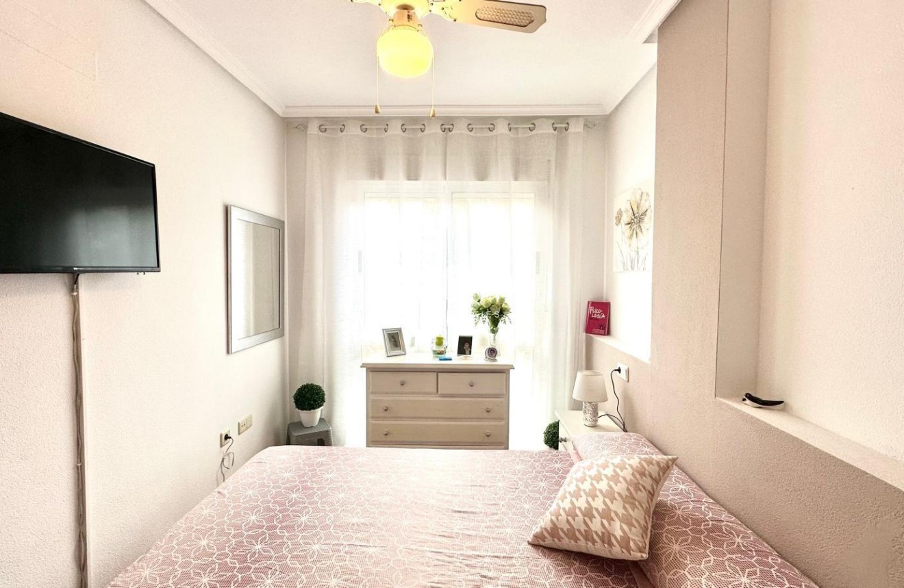 Segunda mano - Apartamento / piso -
Torrevieja - Playa del Cura