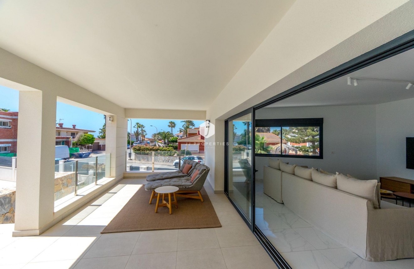 Segunda mano - Villa -
Torrevieja - La veleta