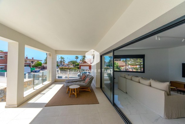 Segunda mano - Villa -
Torrevieja - La veleta