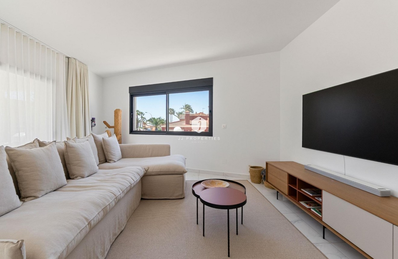 Segunda mano - Villa -
Torrevieja - La veleta