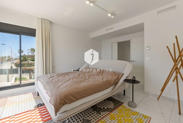 Segunda mano - Villa -
Torrevieja - La veleta