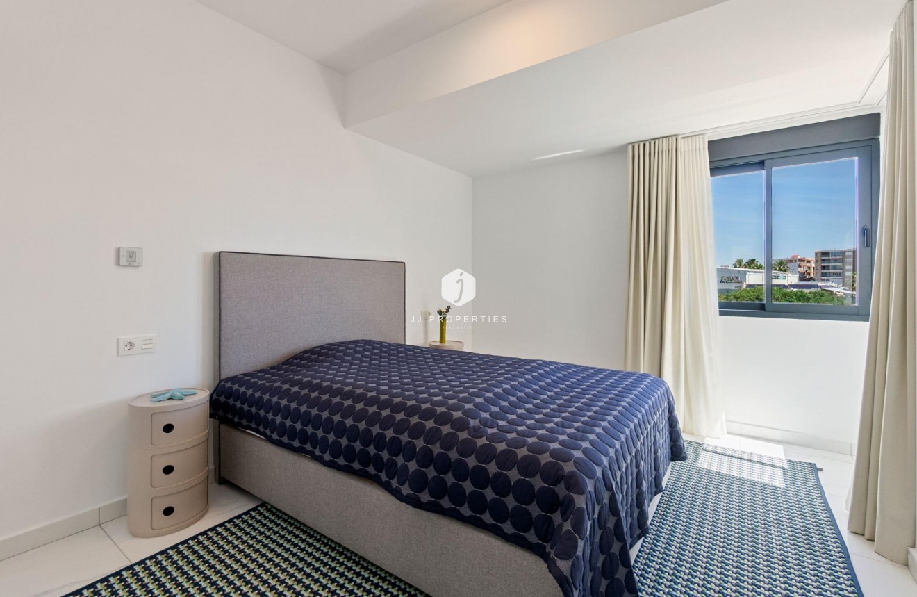 Segunda mano - Villa -
Torrevieja - La veleta