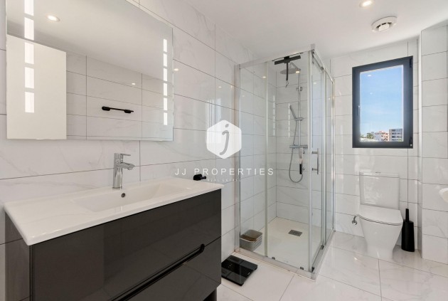 Segunda mano - Villa -
Torrevieja - La veleta