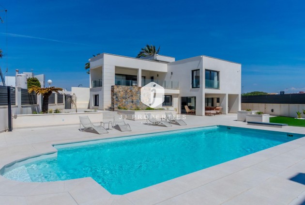 Segunda mano - Villa -
Torrevieja - La veleta