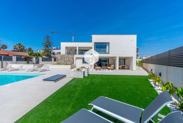 Segunda mano - Villa -
Torrevieja - La veleta